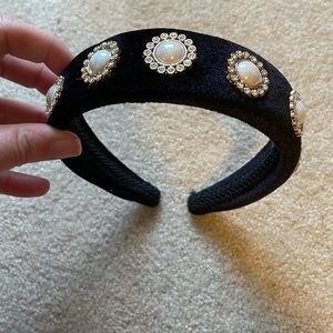 NWOT Black Velvet Pearl Headband